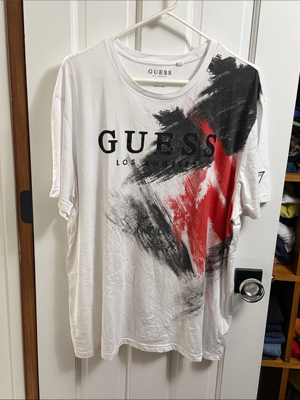 GUESS LOS ANGELES URBAN PRINT TEE SHIRT
MEN’S  3XL